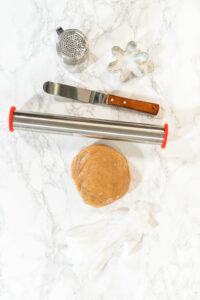 Step by step preparation of Amber Gingerbread Cookies from dough - Arina Photography